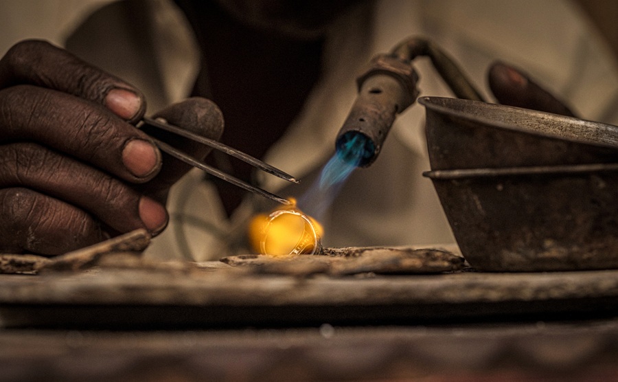 AFP__20190620__1HP07V__v5__HighRes__TopshotSudanSocialEconomyJewelleryGold.jpg