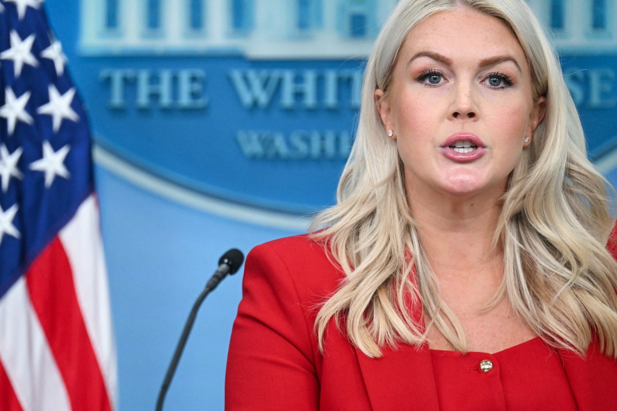AFP__20260723__C2ZA3MB__v1__MidRes__WhiteHousePressSecretaryKarolineLeavittHoldsBrie.jpg