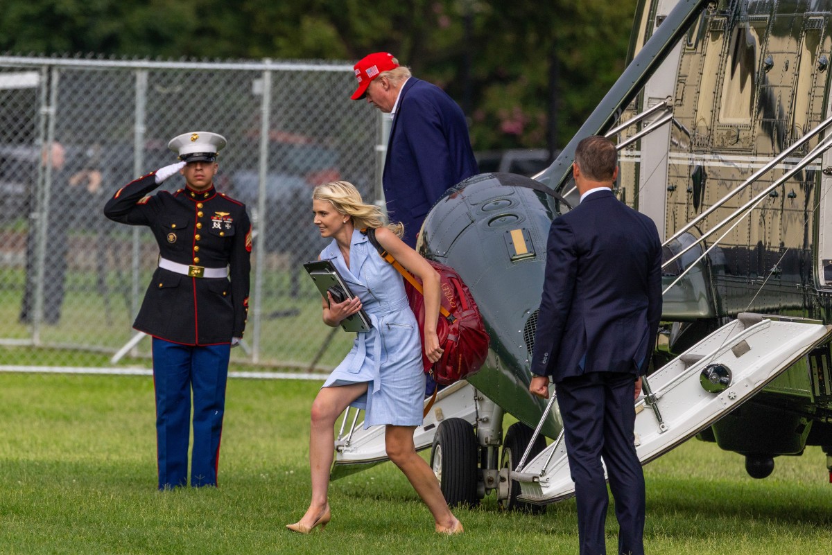 AFP__20260816__2290770418__v1__MidRes__PresidentTrumpReturnsToTheWhiteHouseAfterWeek.jpg