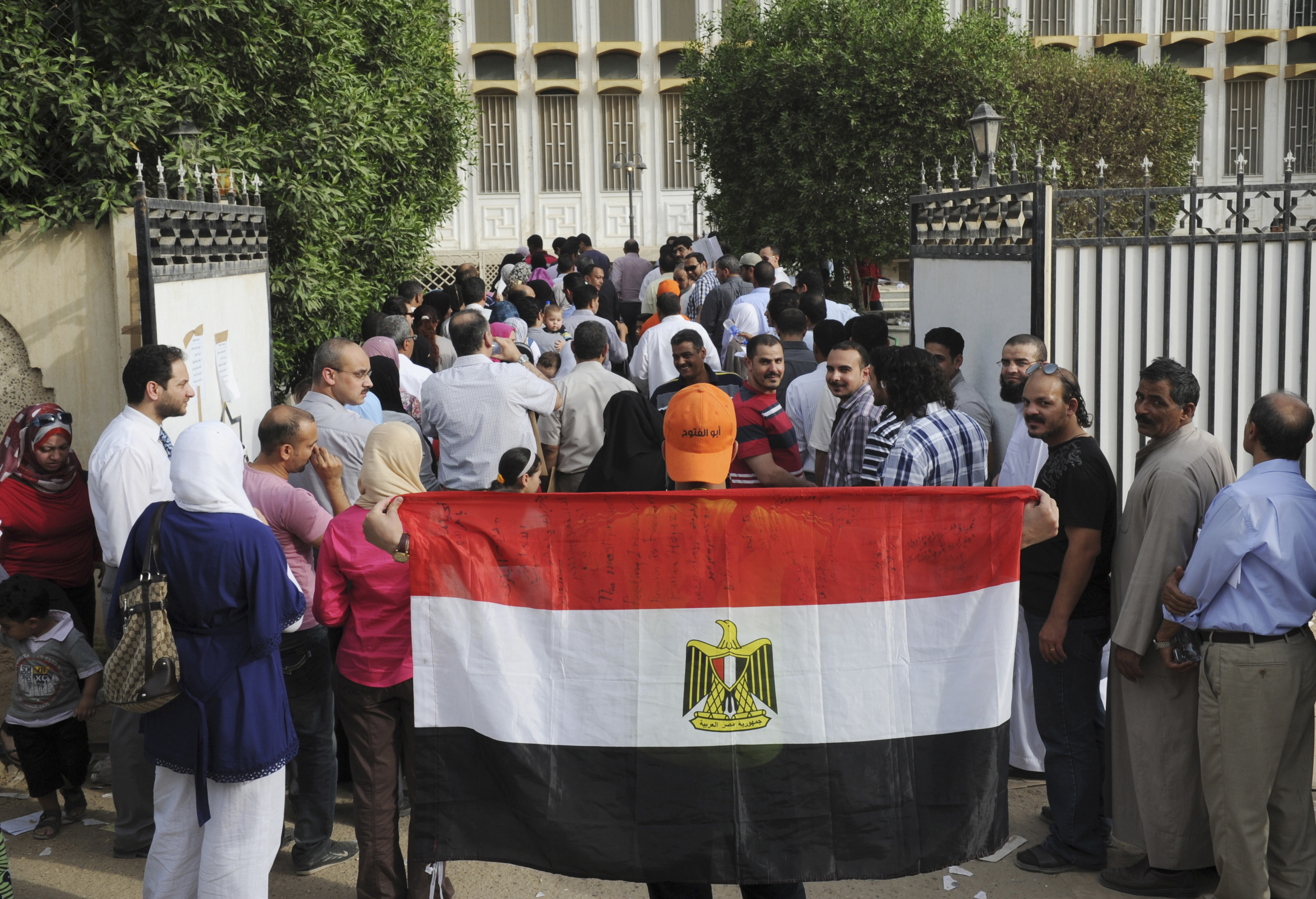 2012-05-18T120000Z_1648739825_GM1E85J019T01_RTRMADP_3_EGYPT-ELECTIONS-KUWAIT.JPG