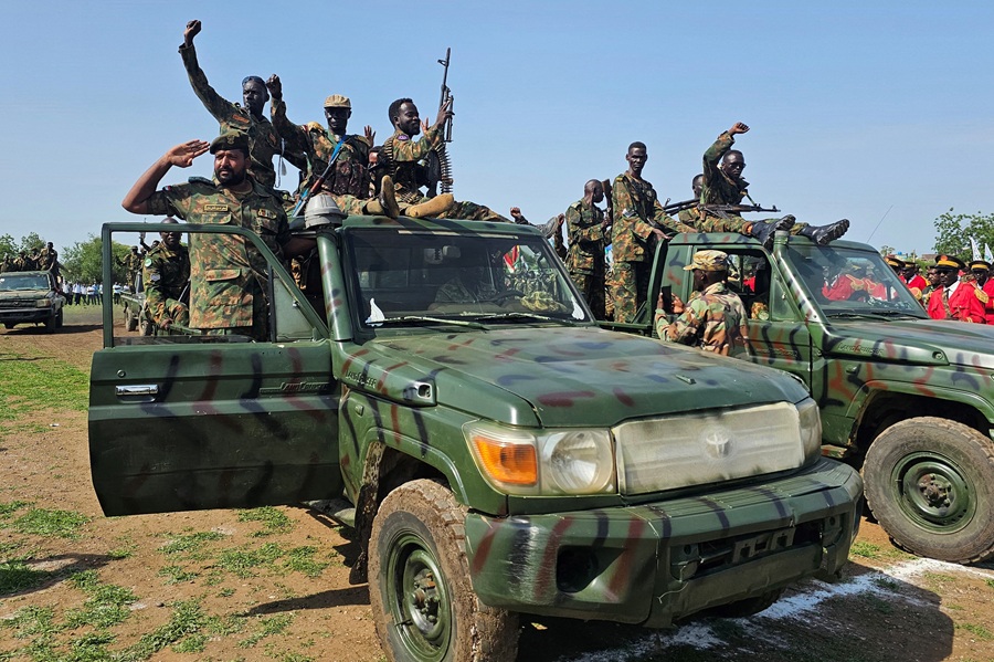 هل يكسر اتساع حظر السلاح حلقة حرب السودان؟