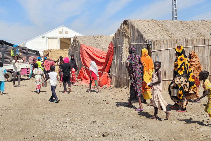 AFP__20260206__96EQ7WE__v1__HighRes__SudanConflictDisplacedAid.jpg