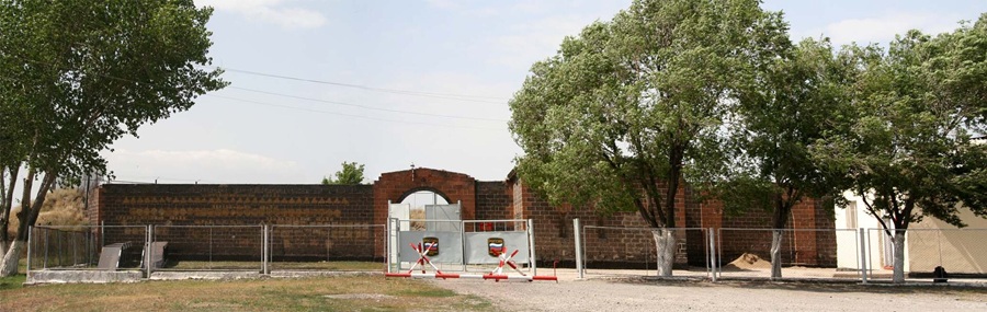 The_Gate_-_panoramio (1).jpg