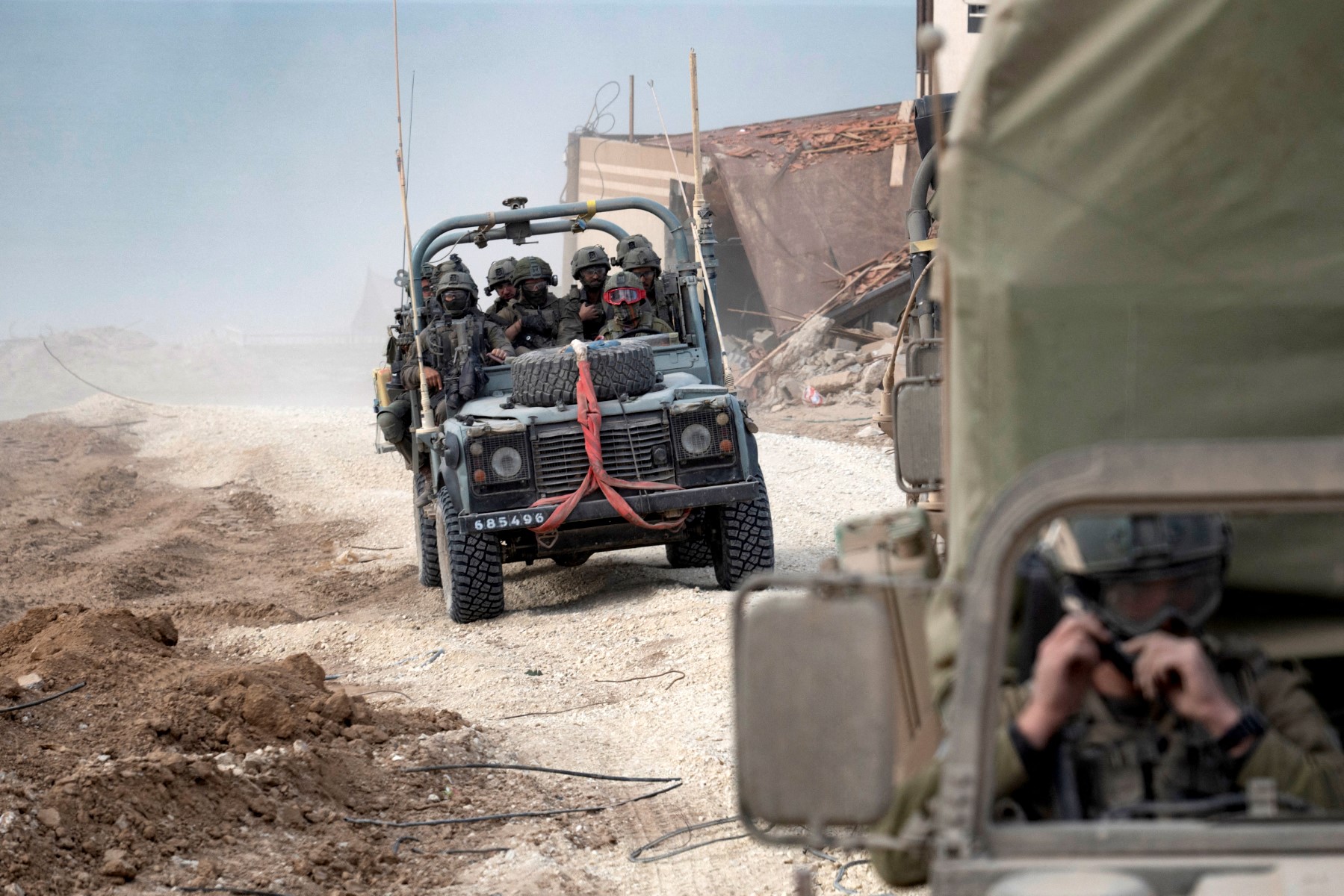 AFP__20231122__344G3UH__v12__MidRes__CorrectionPalestinianIsraelConflictArmy.jpg