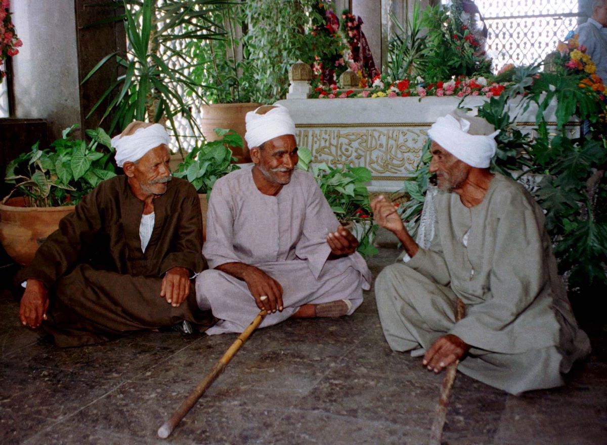 أزياء مصر التراثية... تنسجها الجغرافيا وتهددها الحداثة | اندبندنت عربية