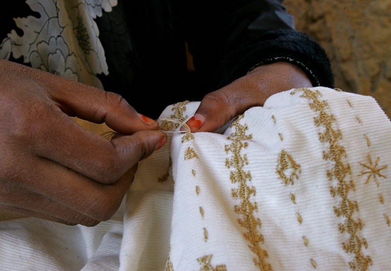 أزياء مصر التراثية... تنسجها الجغرافيا وتهددها الحداثة | اندبندنت عربية