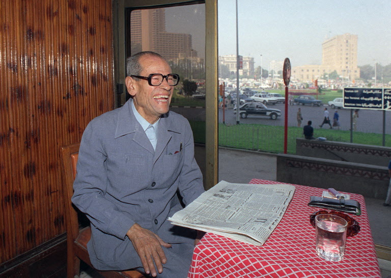 AFP__20060826__ARP1657745__v7__MidRes__LitteratureEcrivainMahfouz.jpg
