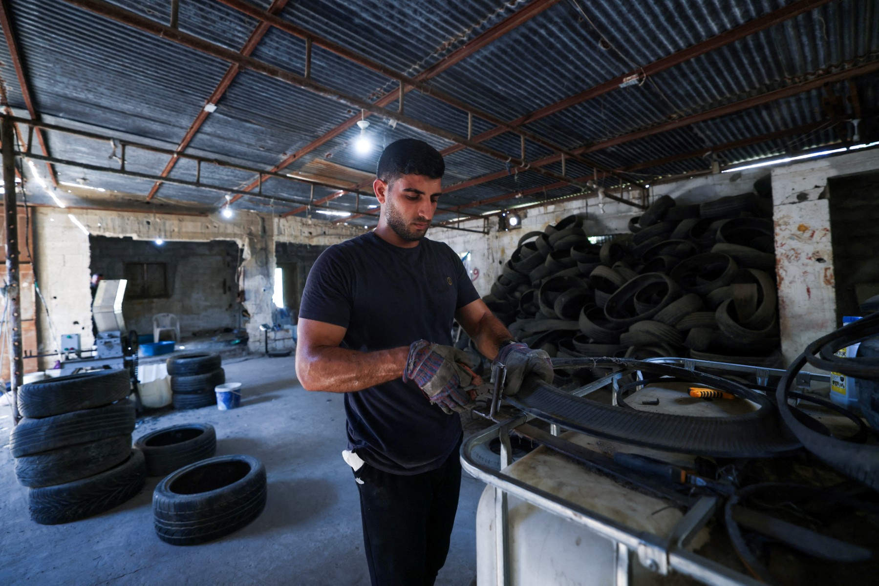 AFP__20231002__33QC8TT__v1__MidRes__PalestinianGazaEnvironmentUnemployment.jpg