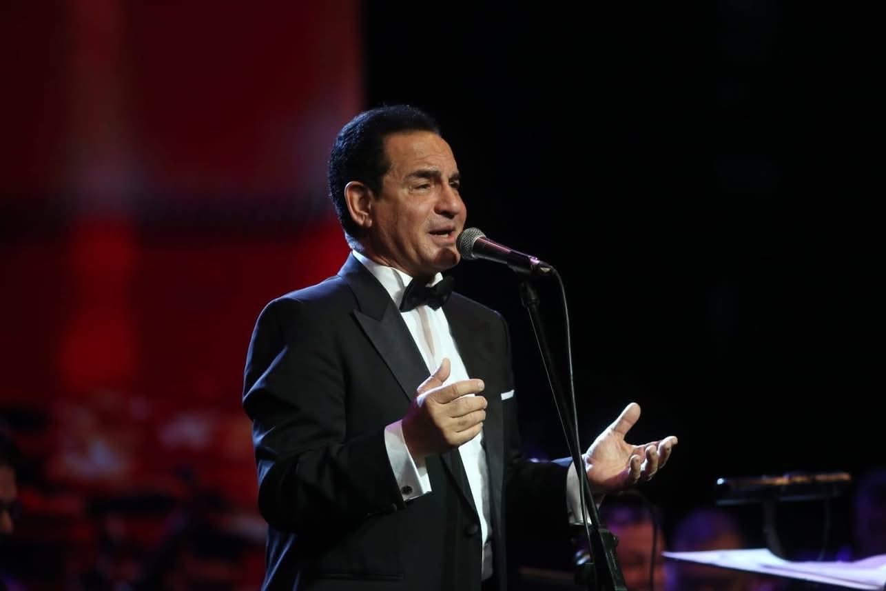 الفنان محمد ثروت.jpg