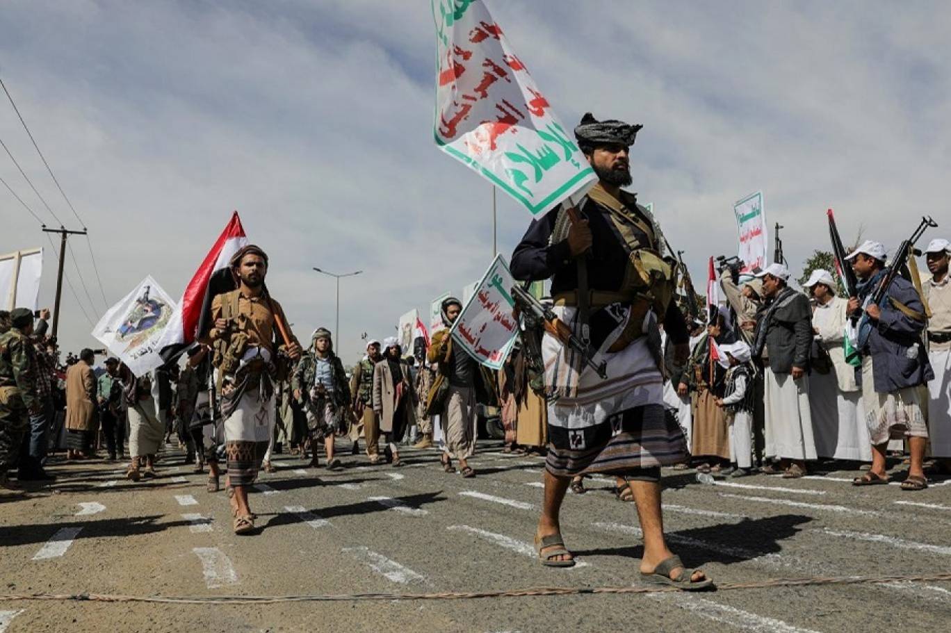 عناصر تابعة للحوثيين في صنعاء (رويترز).jpg