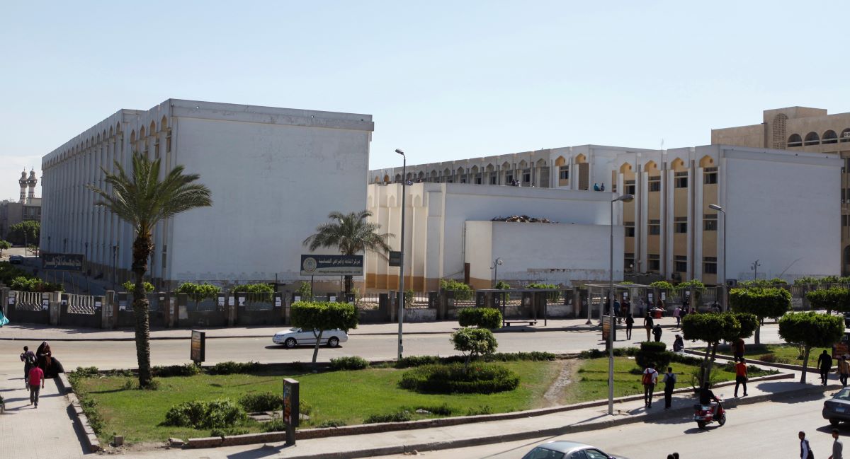 2013-03-20T120000Z_1869554238_GM1E93K1QOQ01_RTRMADP_3_ISLAMIC-FINANCE-ENDOWMENTS.JPG