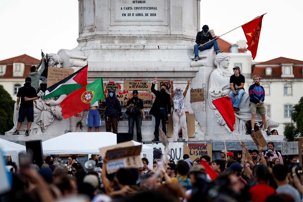 AFP__20261017__D3LK2M8__v1__HighRes__PortugalPoliticsHousingDemo.jpg
