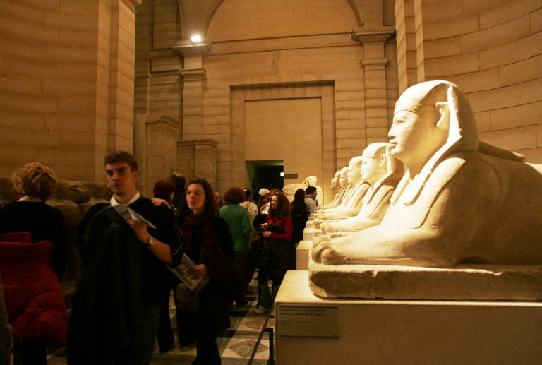 AFP__20050514__Par191458__v1003__MidRes__CultureMusees.jpg